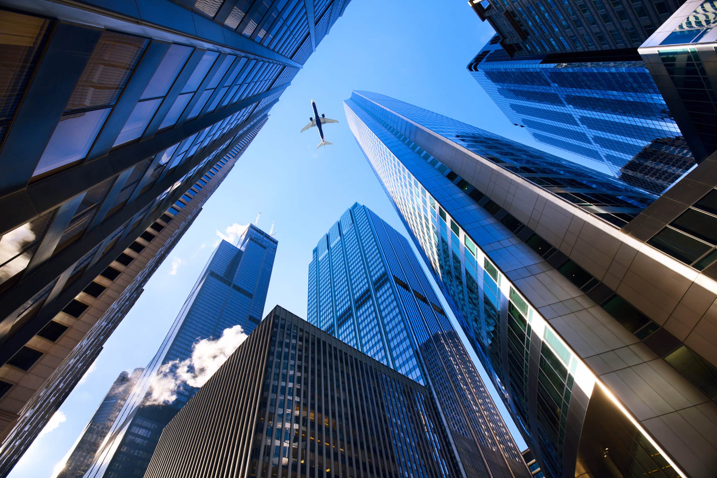 Looking,Up,At,Chicago's,Skyscrapers,In,Financial,District,,Il,,Usa Looking,Up,At,Chicago's,Skyscrapers,In,Financial,District,,Il,,Usa